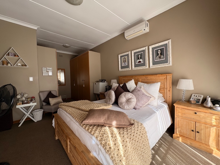 4 Bedroom Property for Sale in Wilkoppies North West